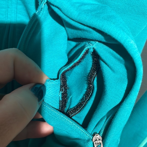 Nike Ladies Teal Medium DriFit zip up. The pockets have pockets 😍 - Picture 6 of 7